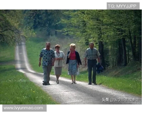 打篮球后喝凉水引发肚子疼的原因及预防措施解析